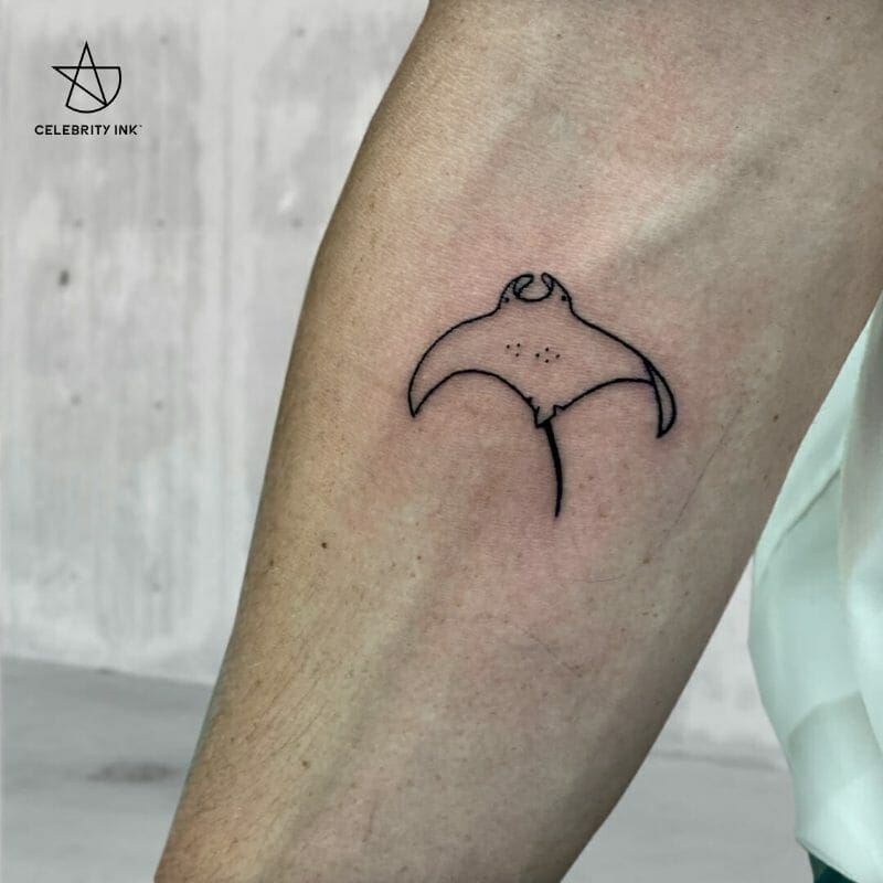 Minimalist Tattoo Style_stingray